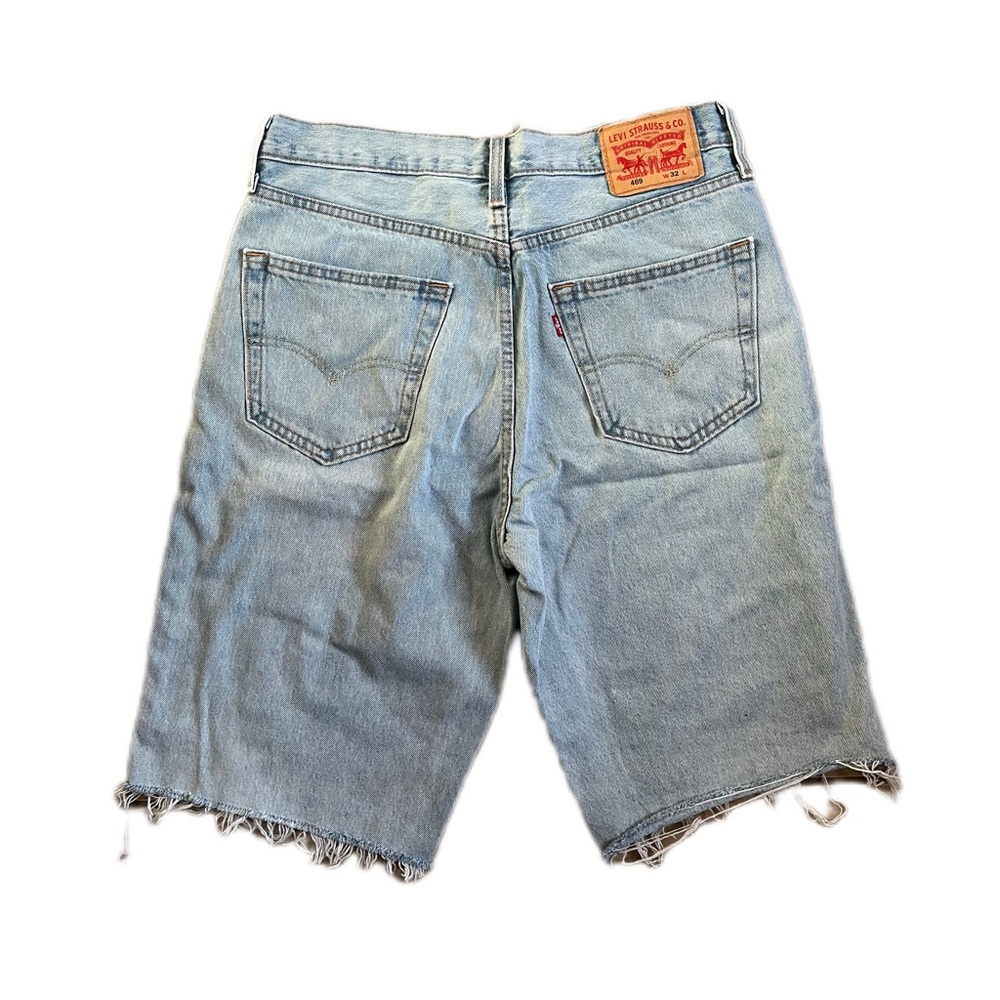 Levi’s 469 loose fit jean short